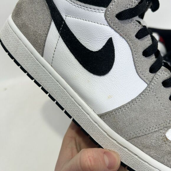 Nike Air Jordan 1 Retro High OG “Light Smoke Grey” - Picture 9 of 11